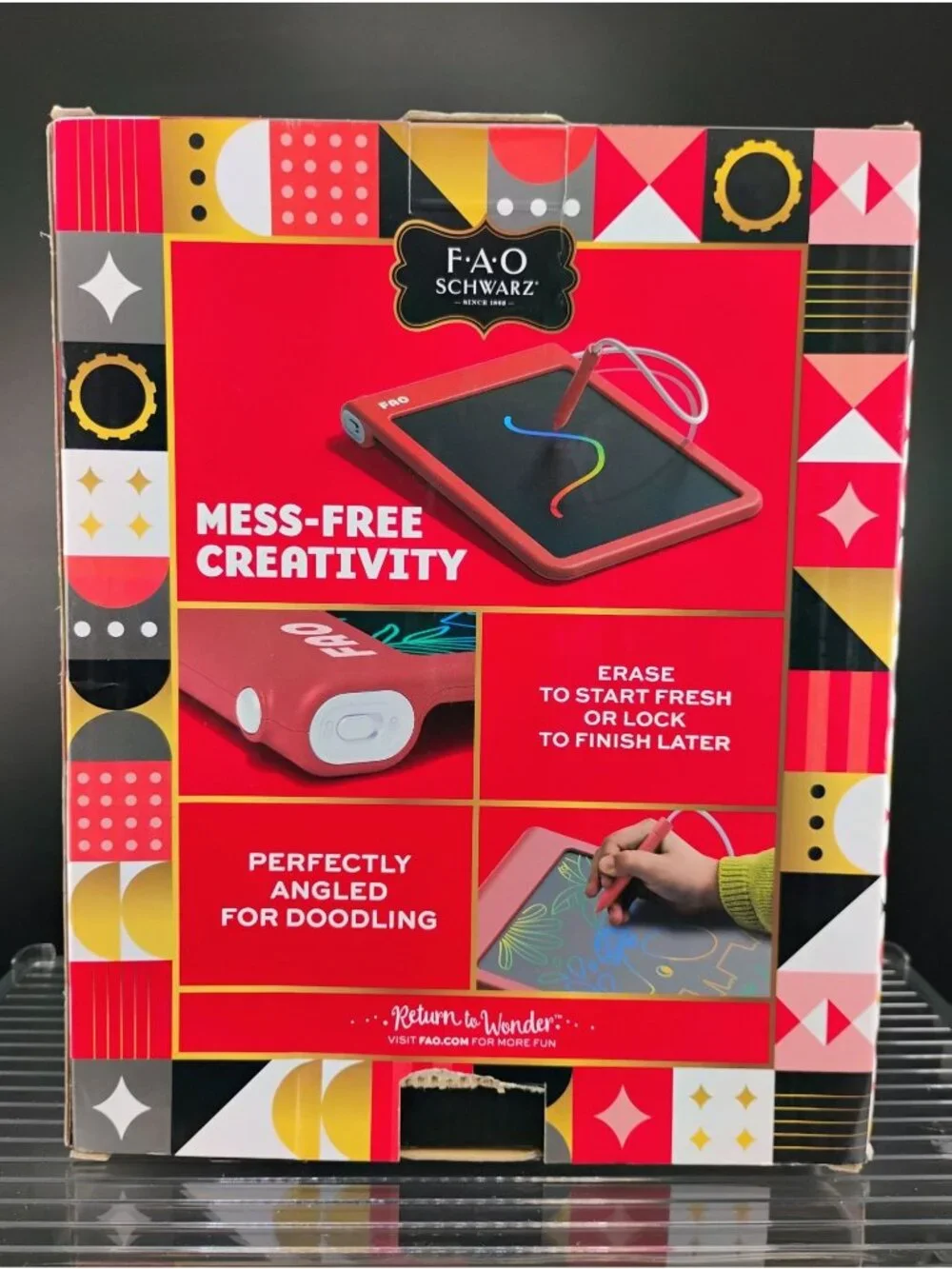FAO Schwarz Magic Art LCD Drawing Tablet Ages 3+ Tethered Stylus